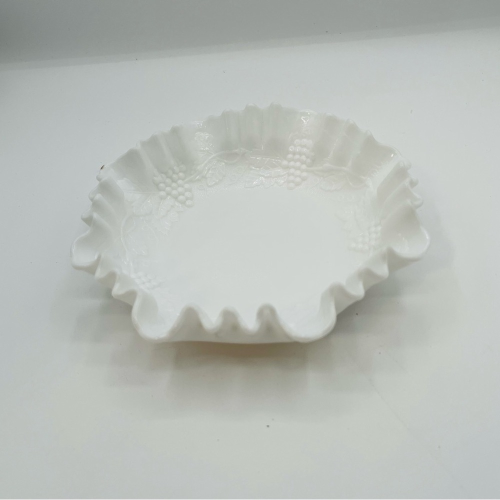 Elegant White Ruffled Edge Bowl